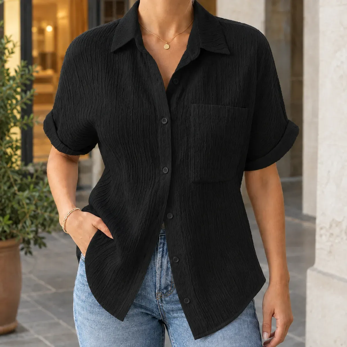 Lola Relaxed Shirt in Black